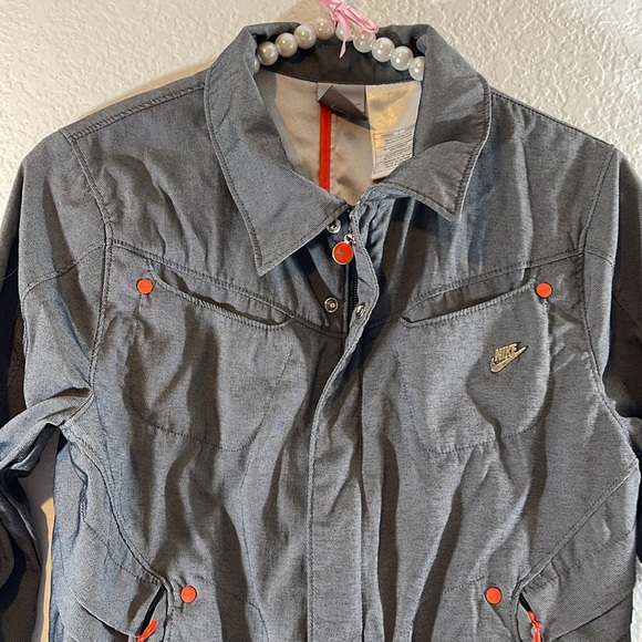 NIKE Womens Gray Jacket Orange Accents Front Zip and Snaps Slit Zip Pockets S - Picture 2 of 10